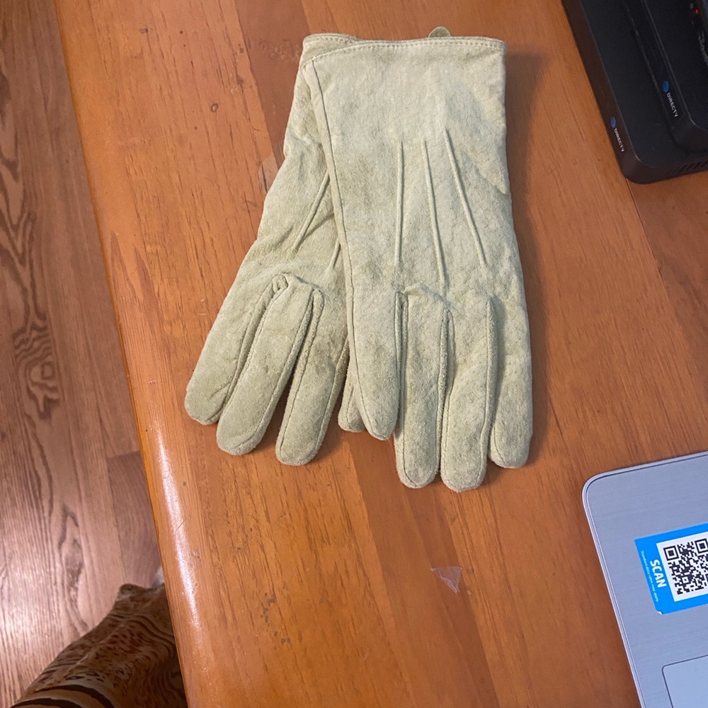 Women’s Suede Gloves - Soft Green